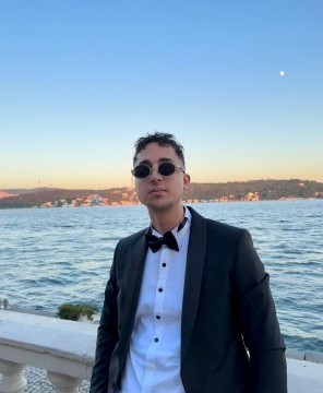 Nadir Özgür Kelek